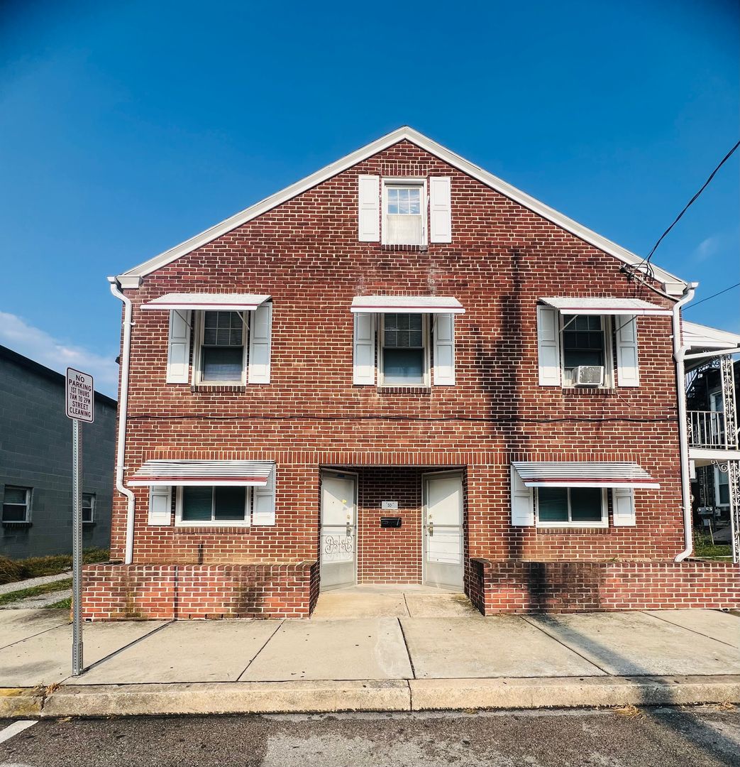 West York House: 55 Adams St Unit 2