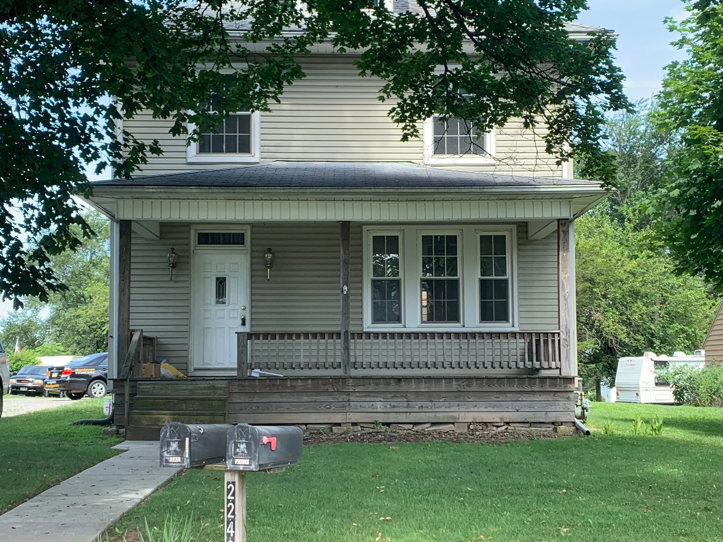 York House: 2243 Sunset Ln Front