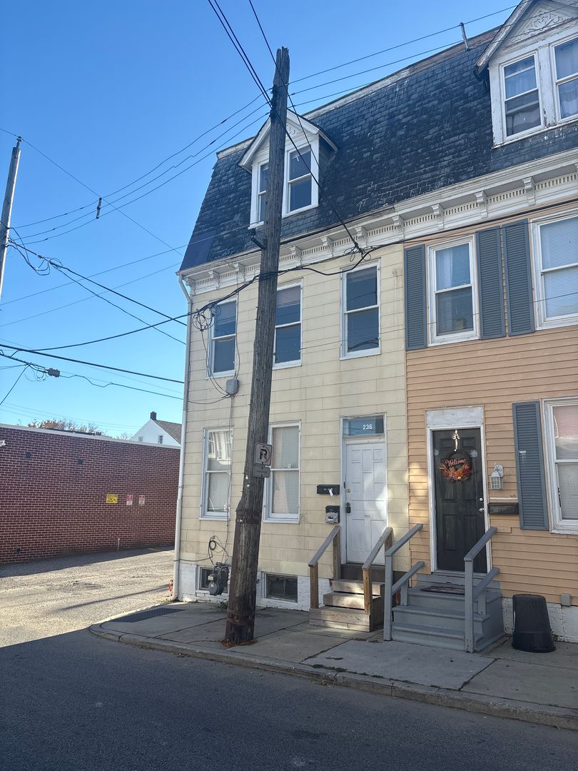 York House: 236 S West Street Unit #2