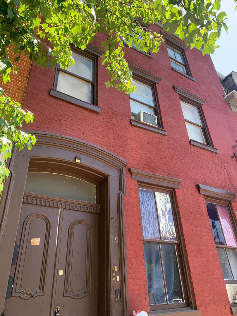 York House: 119 N Duke St Apt 2,