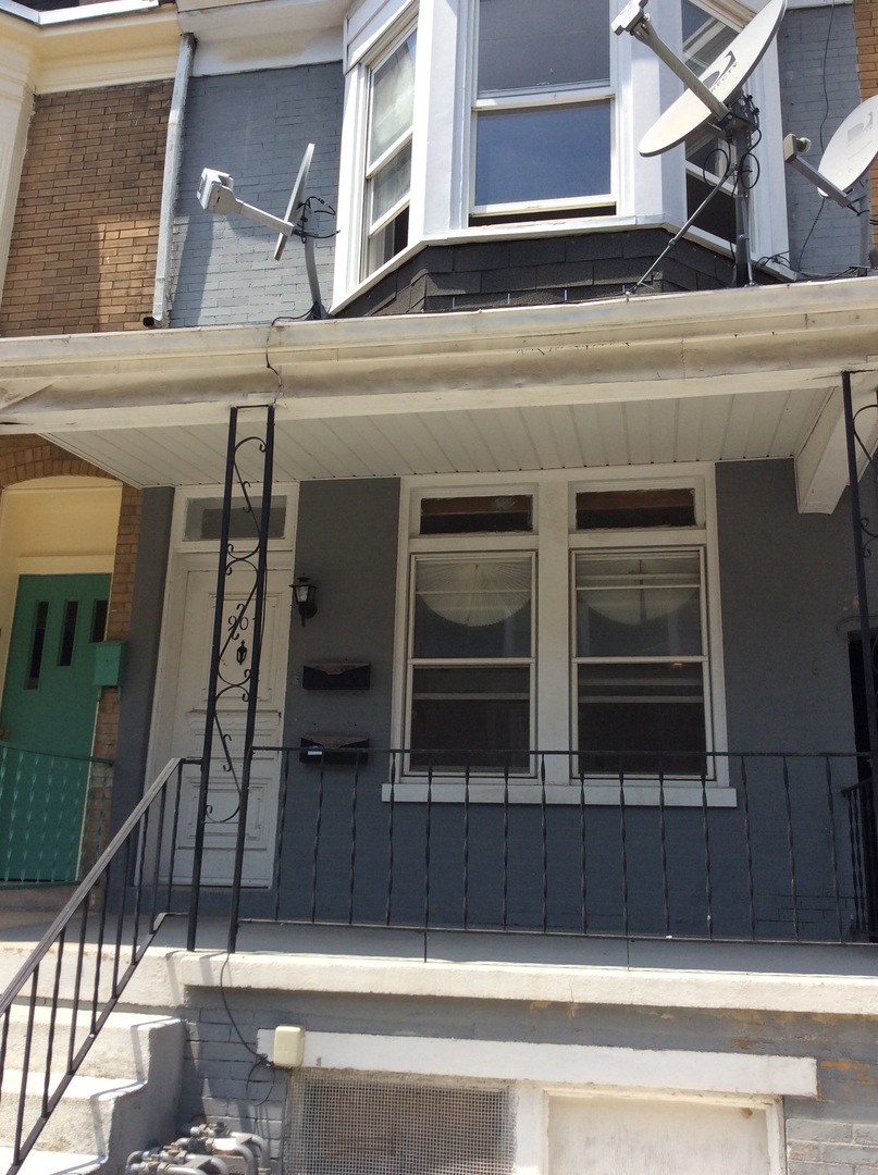 York House: 907 W College Ave Apt 2,