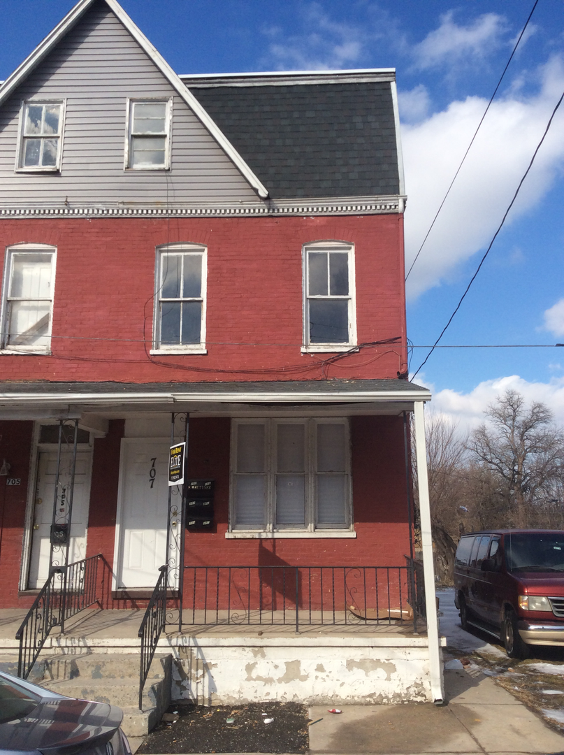 York House: 707 E Prospect St Apt 2,
