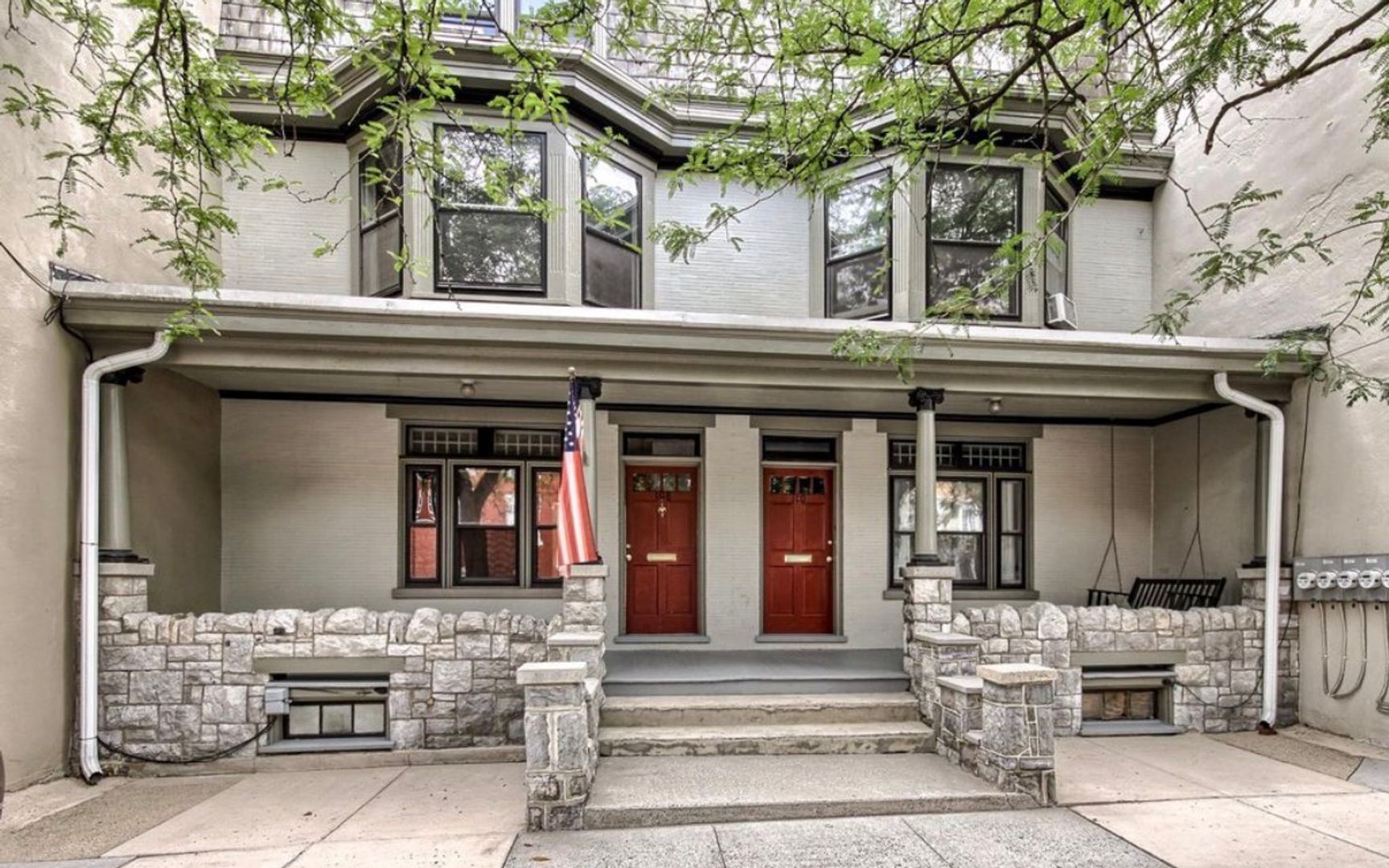 Carlisle House: 110 W Pomfret Street