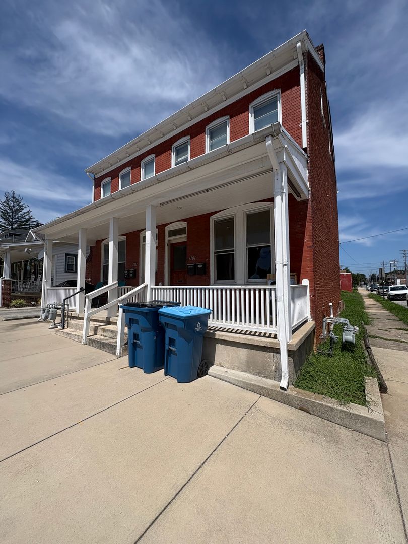 York House: 1701 W Philadelphia St Apt 1,
