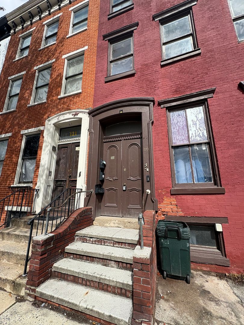 York House: 119 N Duke St Apt 2,