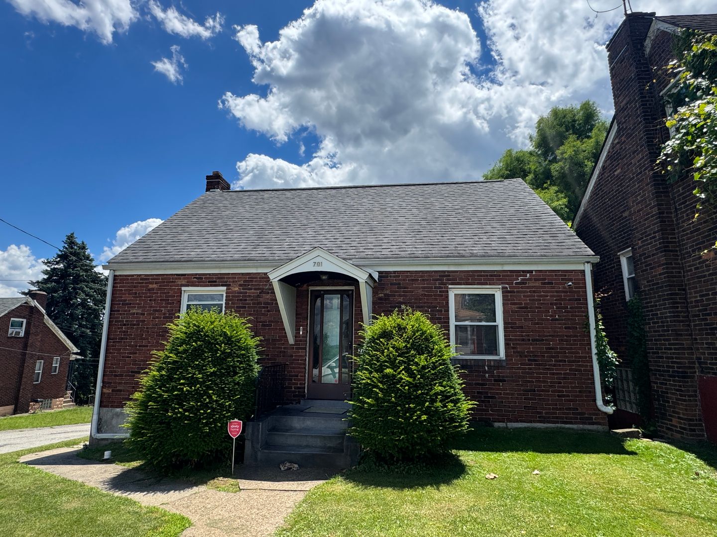 Duquesne House: 701 Mehaffey St