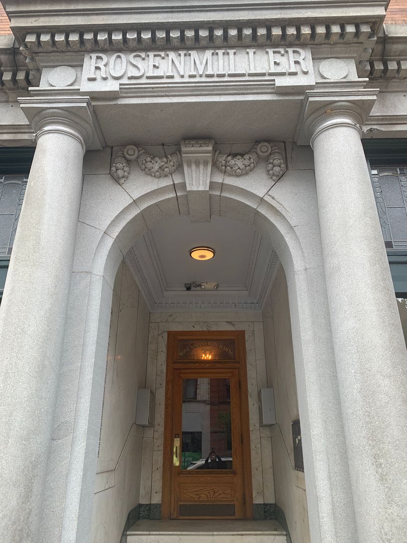 YORK House: 37 W MARKET ST APT 3A