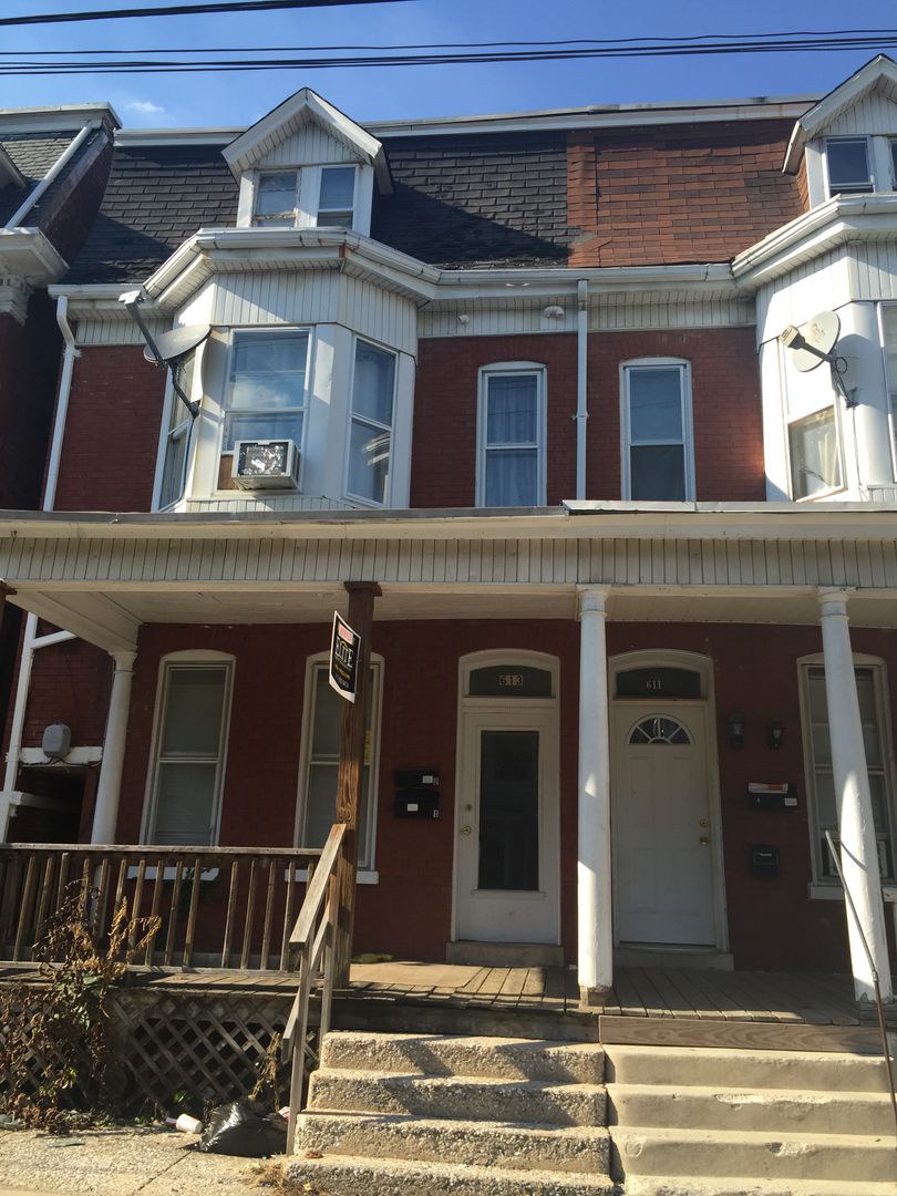 York House: 613 W King St Apt 1,