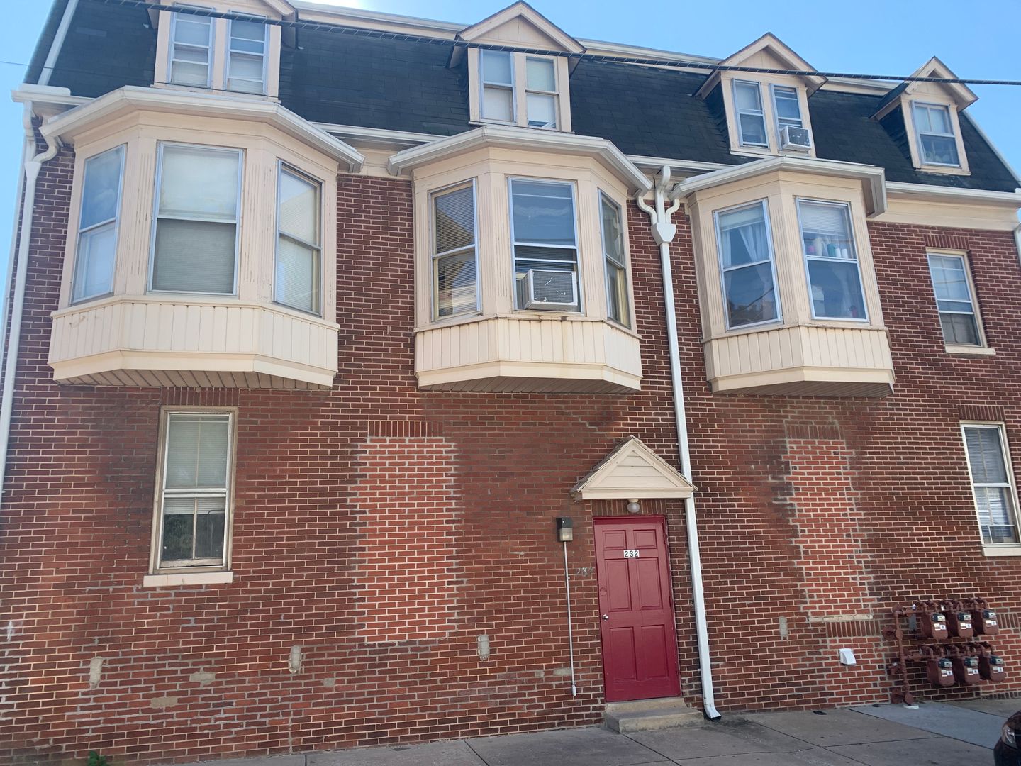 York House: 232 E King St Apt 6