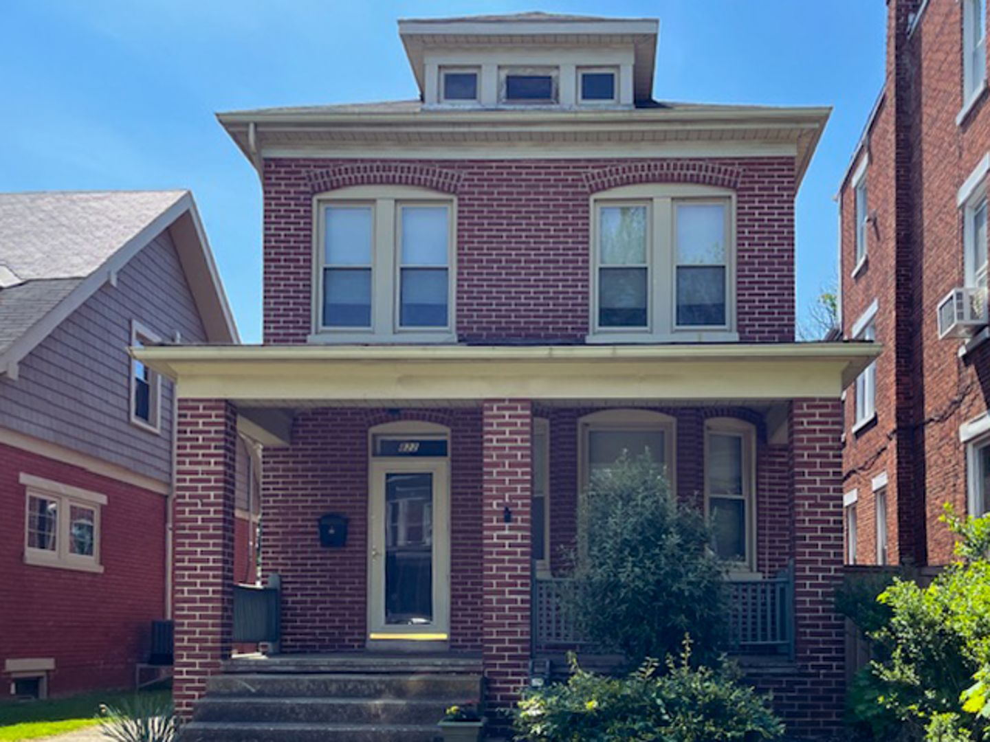 York House: 822 S Duke Street