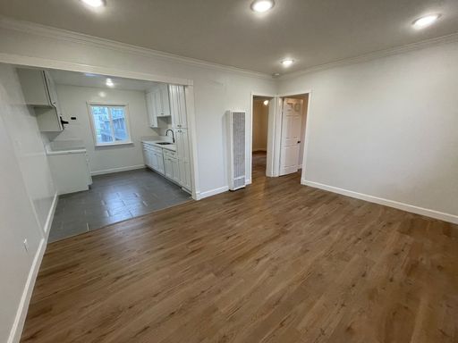 (HYDE PARK) COMING SOON! FULLY REMODELED TWO BEDROOM APARTMENT IN A PET FRIENDLY BUILDING! – photo 1