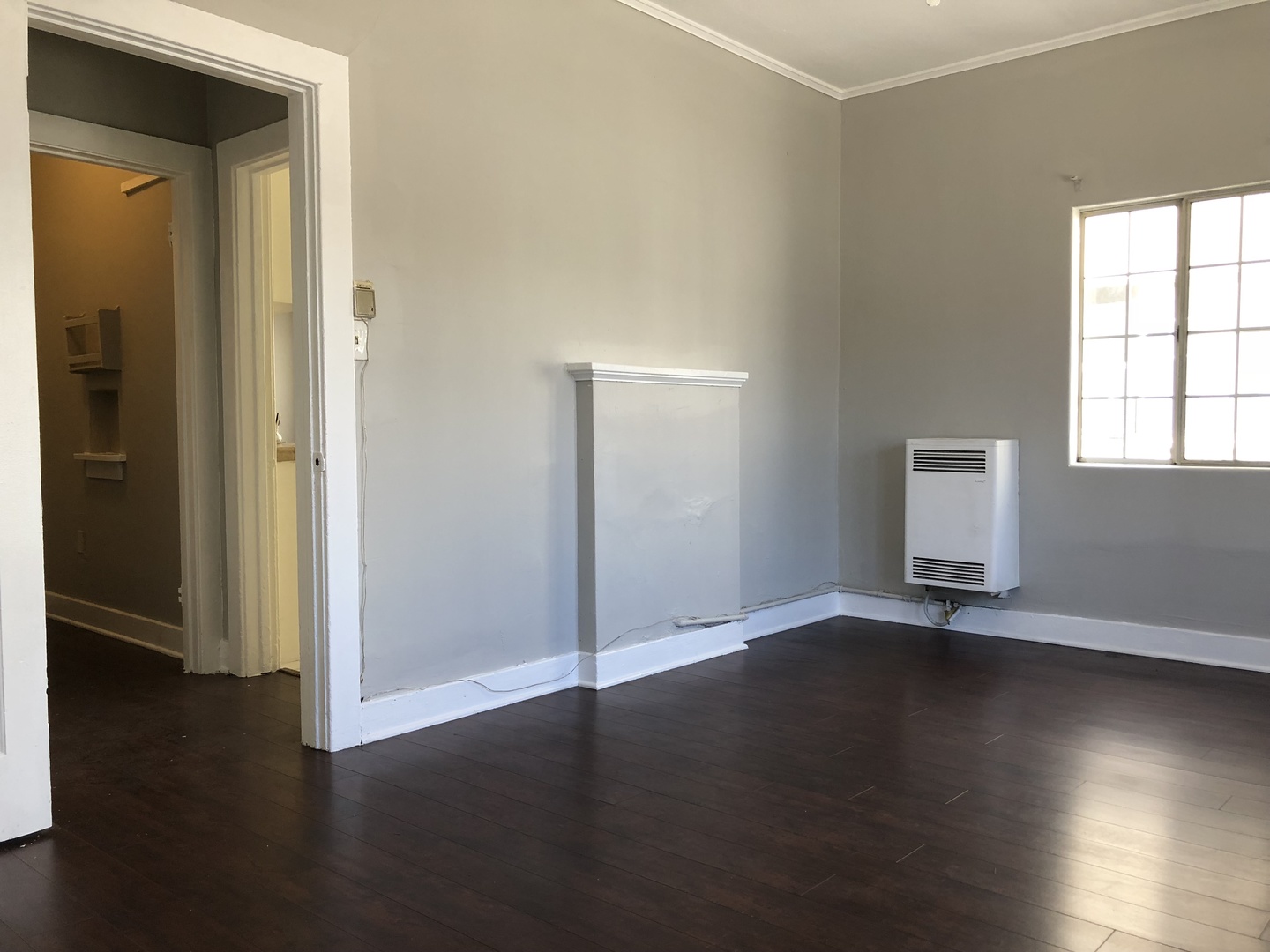 Los Angeles Apartment: 538 N. Alexandria Ave.