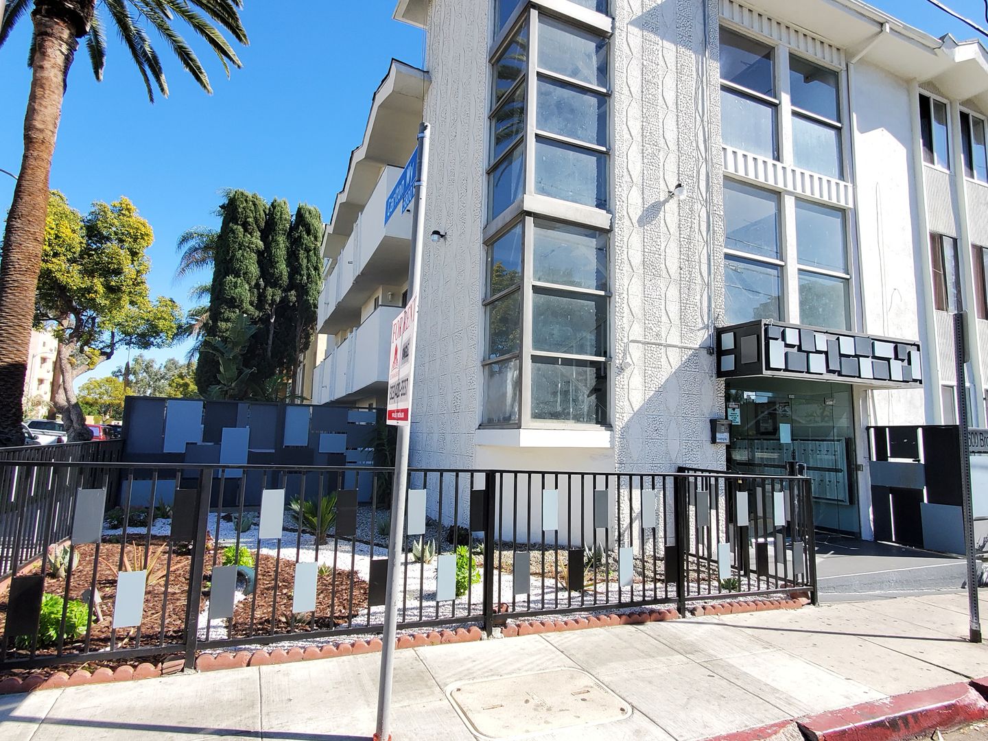 Los Angeles Apartment: 1600 N. Bronson Ave.