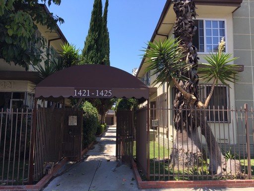 (HOLLYWOOD) **OPEN HOUSE** SPACIOUS ONE BEDROOM APARTMENT WITH BALCONY IN A PET FRIENDLY BUILDING! – photo 1
