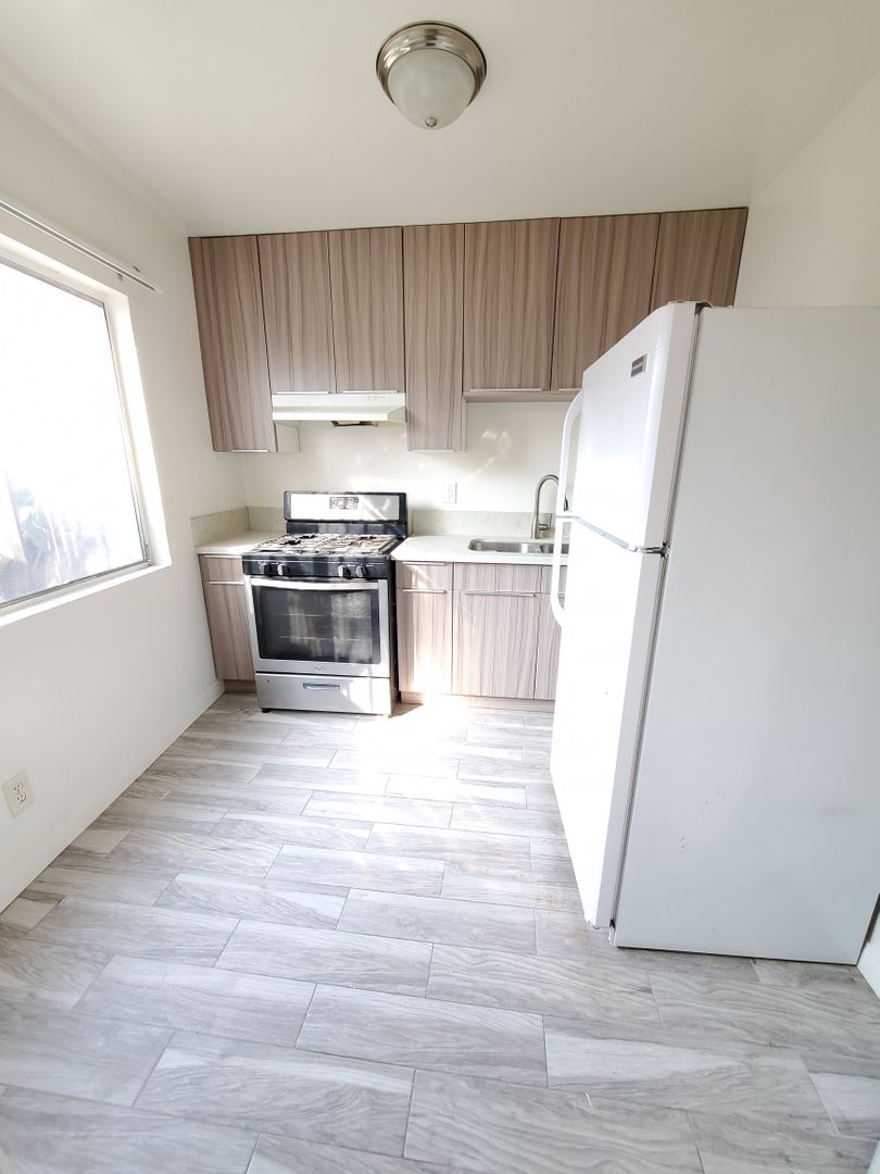 Los Angeles Apartment: 3130  Durango Ave.