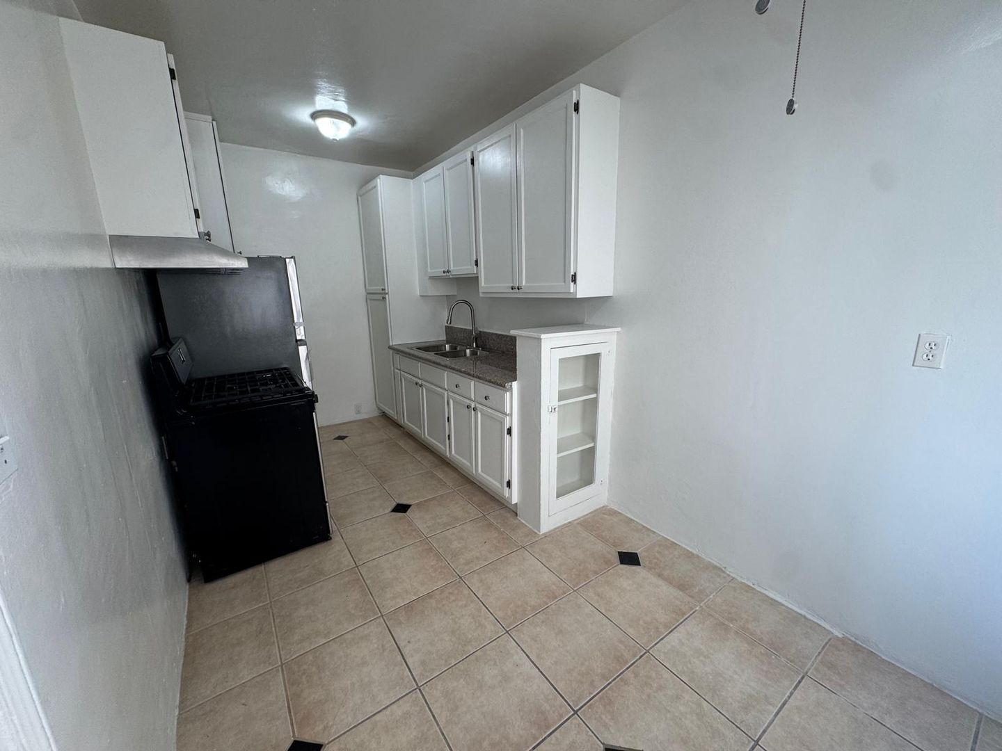 Los Angeles Apartment: 4226 W. Adams Blvd.