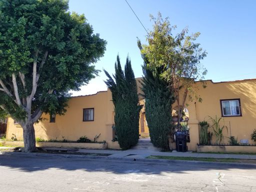 (NEAR EASTMONT AREA) OPEN HOUSE! LOVELY ONE BEDROOM APT WITH LAUNDRY HOOK UPS! PET FRIENDLY! – photo 1