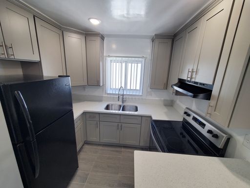 (HIGHLAND PARK) OPEN HOUSE!!! RENOVATED ONE BEDROOM APARTMENT IN A PET FRIENDLY BUILDING! – photo 1