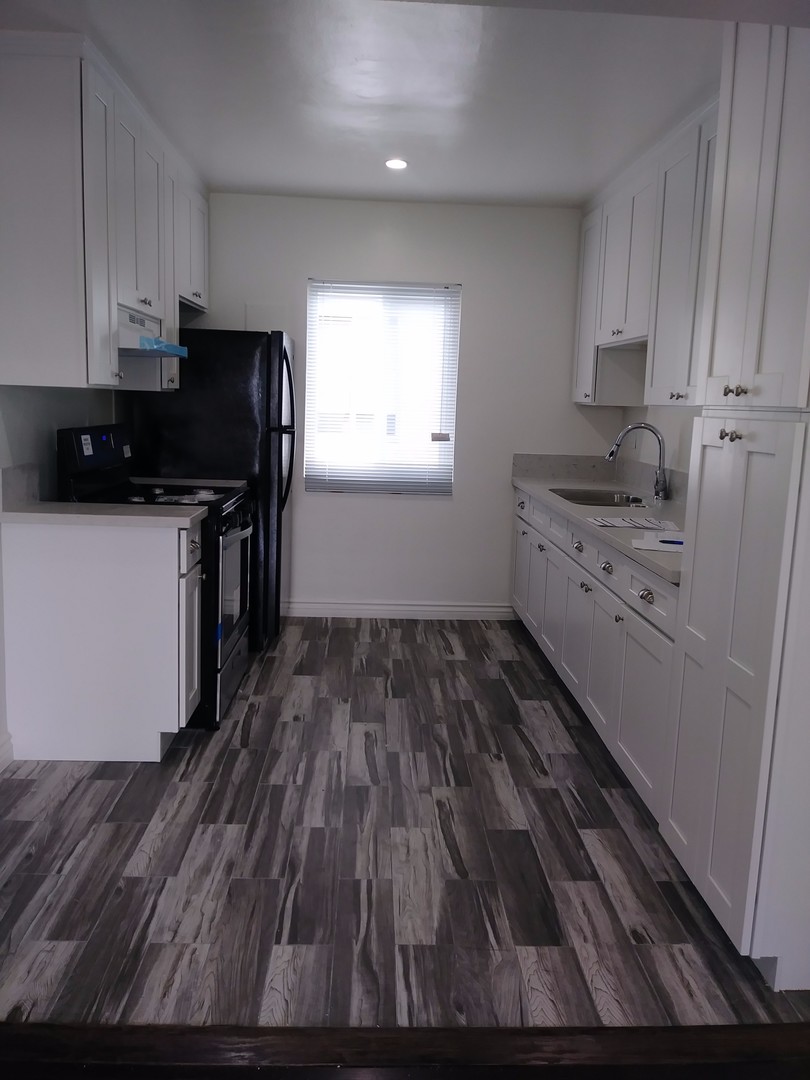 Los Angeles Apartment: 3451 Florence Ave.