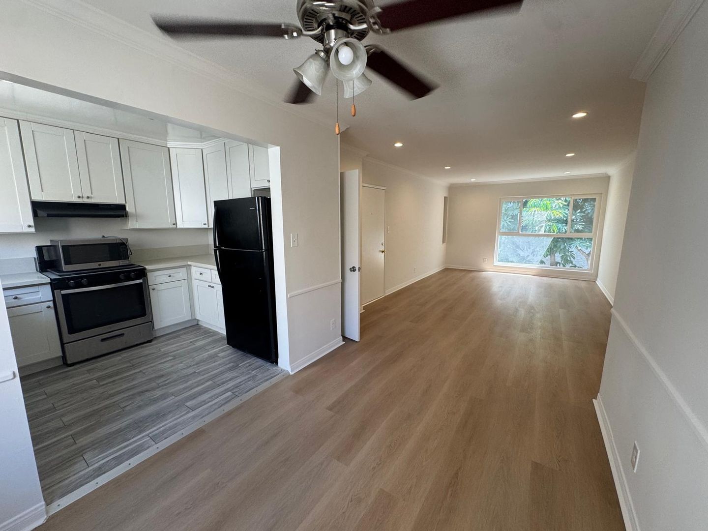 Los Angeles Apartment: 1541 N. Detroit St.