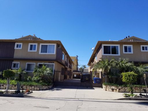 (HOLLYWOOD) OPEN HOUSE! SPACIOUS TWO BEDROOM APARTMENT IN A PET FRIENDLY BUILDING! – photo 1