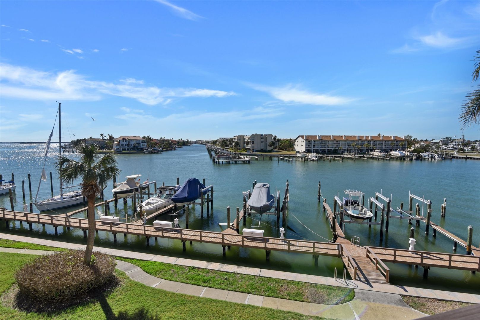 Tierra Verde Condo: 126 1st St. E #209