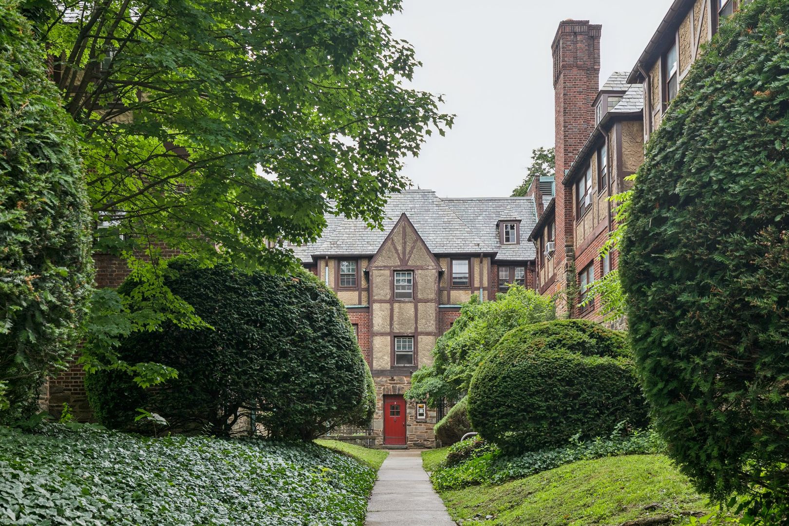 Ardmore Condo: 126 Argyle Rd
