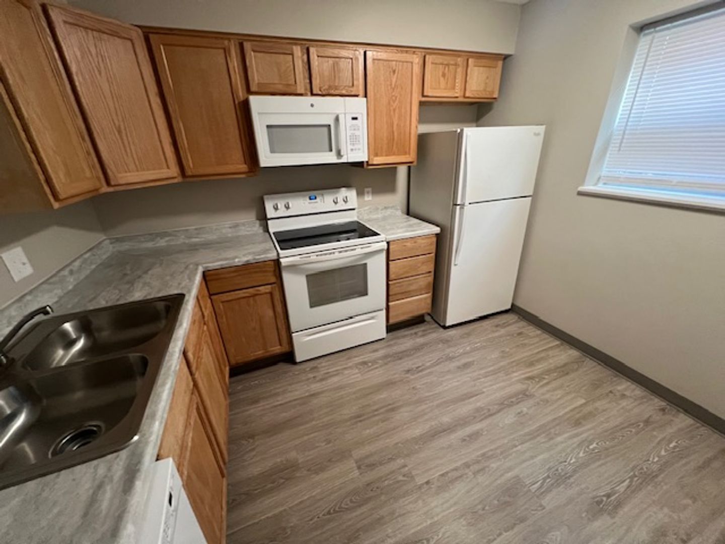 Omaha Apartment: 508 S 35th Avenue
