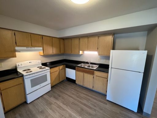 2569 Nicholas Court, A – photo 1