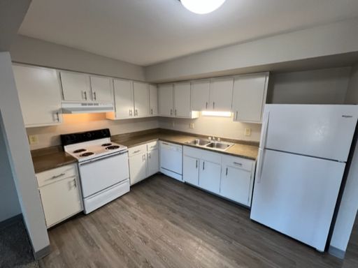 2569 Nicholas Court, C – photo 1