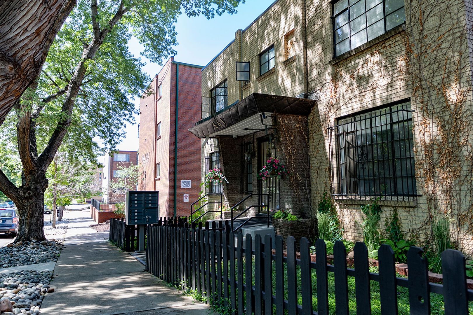 Denver Apartment: 661 N Pearl St.