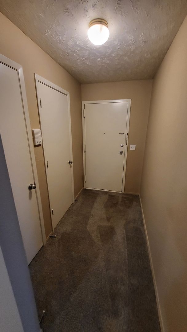 La Vista Apartment: 8500 Granville Parkway