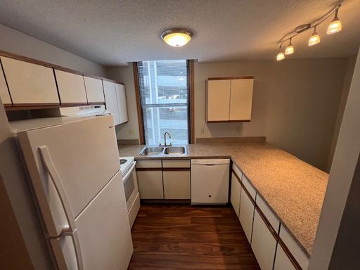 1913 Farnam Street, 409 – photo 1