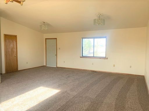 Spacious duplex in Spring Creek.
