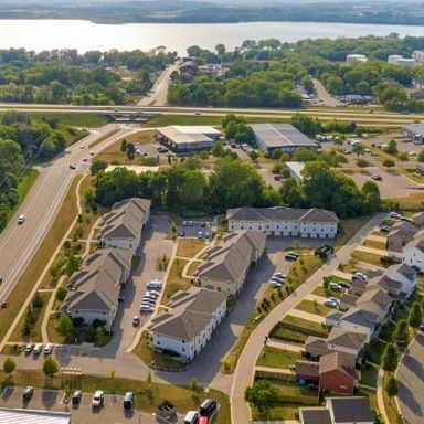 2 Bedroom Apartment - 1 Car Garage plus Storage - Totally Private – photo 1