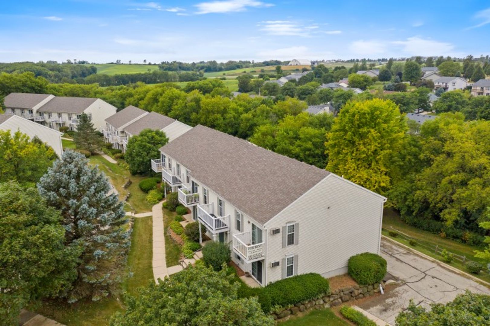 Mount Horeb Apartment: 808 Blue Mounds St