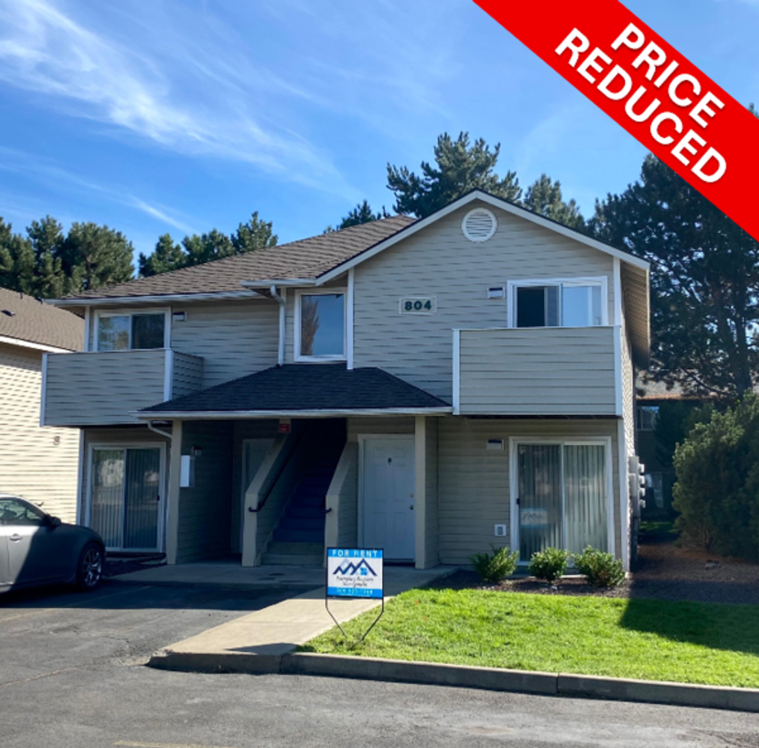 Ellensburg Apartment: 804 E Juniper Ave.