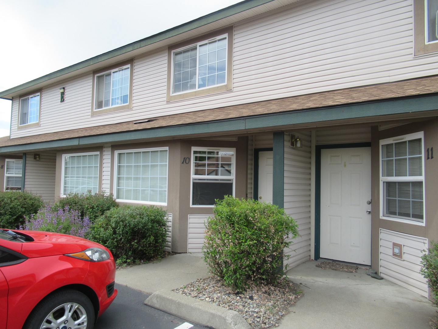 Ellensburg House: 209 E 18th Ave. #10