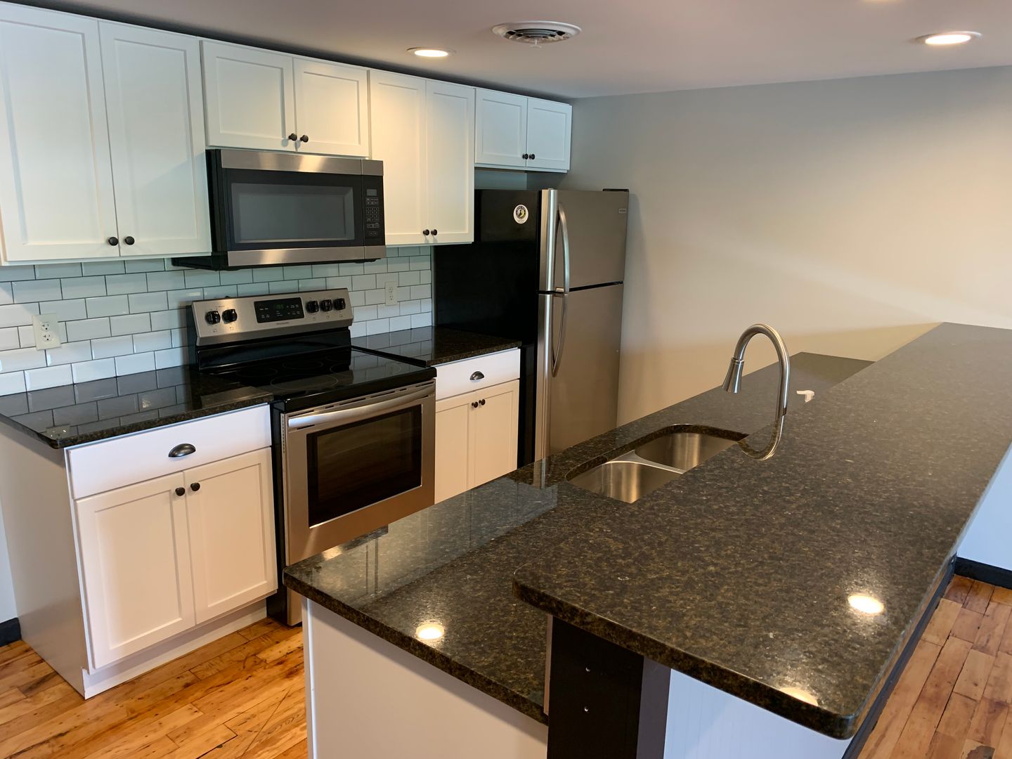 Marion Apartment: 215 East Cherry Street