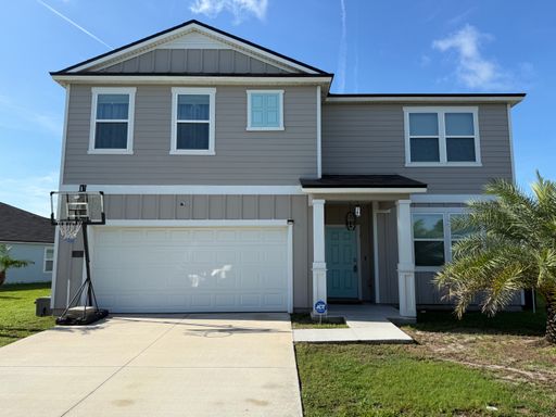 Large 5 Bedroom, 3 Bathroom Single Family Home – photo 1