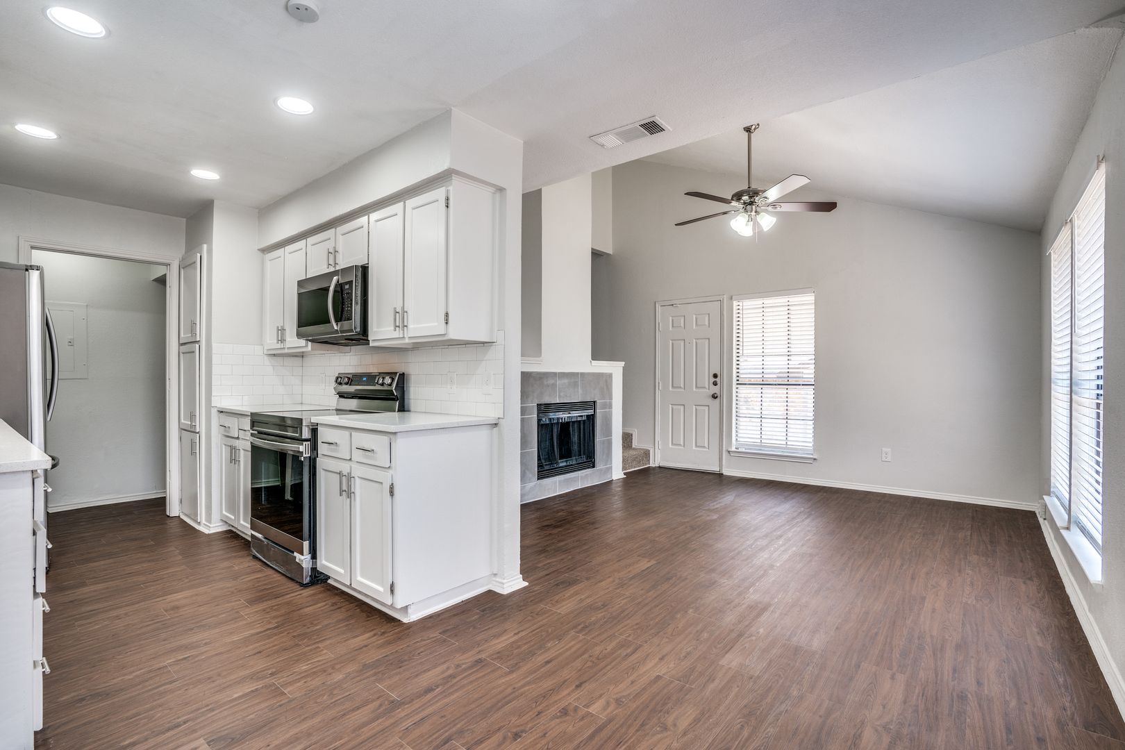 Kennedale Apartment: 115 Peachtree Court