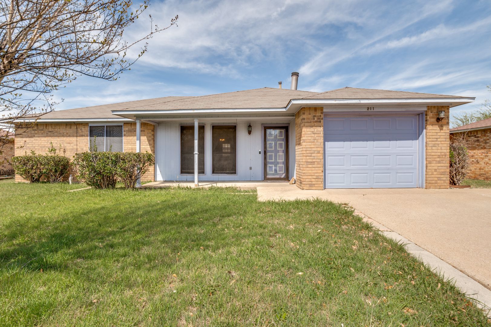 Glenn Heights House: 211 Tejas Dr