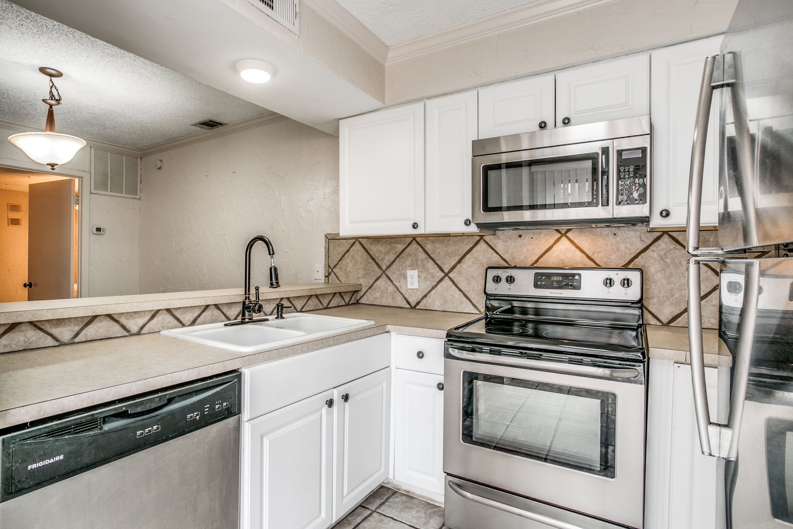 Irving Apartment: 2621 Piedras Drive
