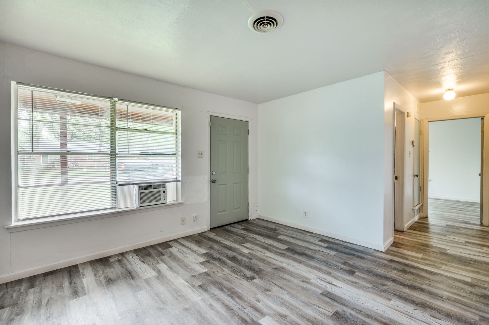Irving House: 808 E. 5th Street