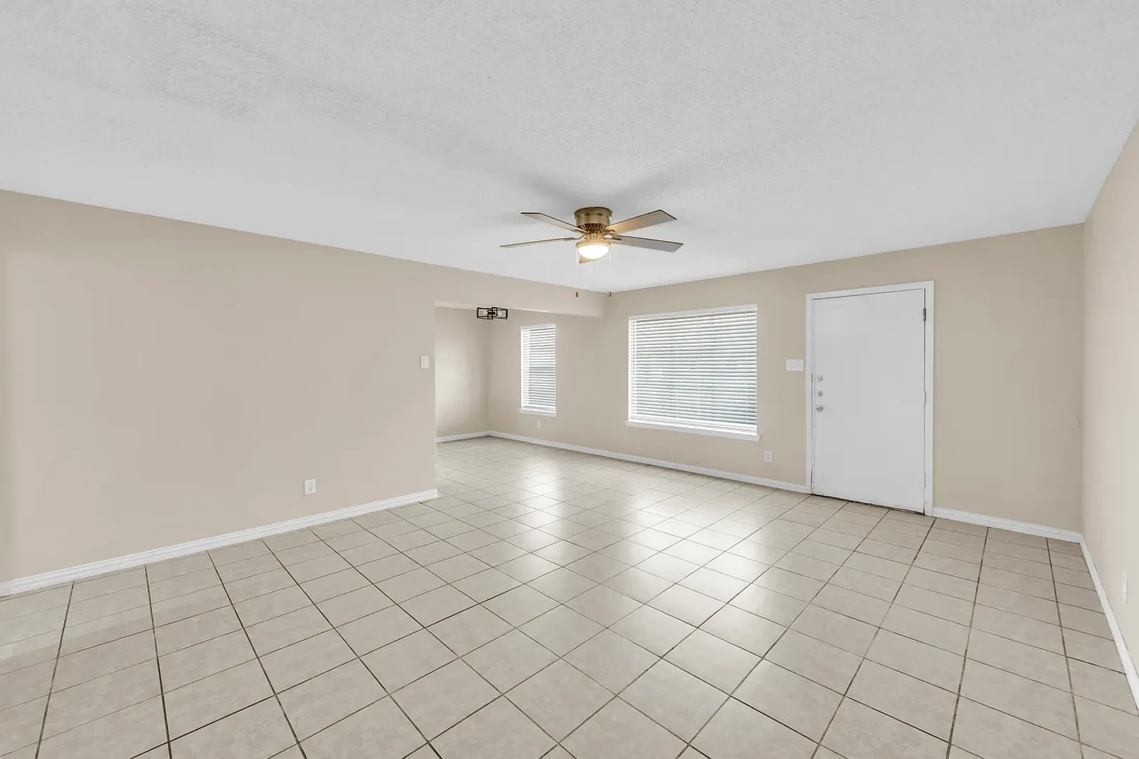 Irving Apartment: 3024 Tudor Ln