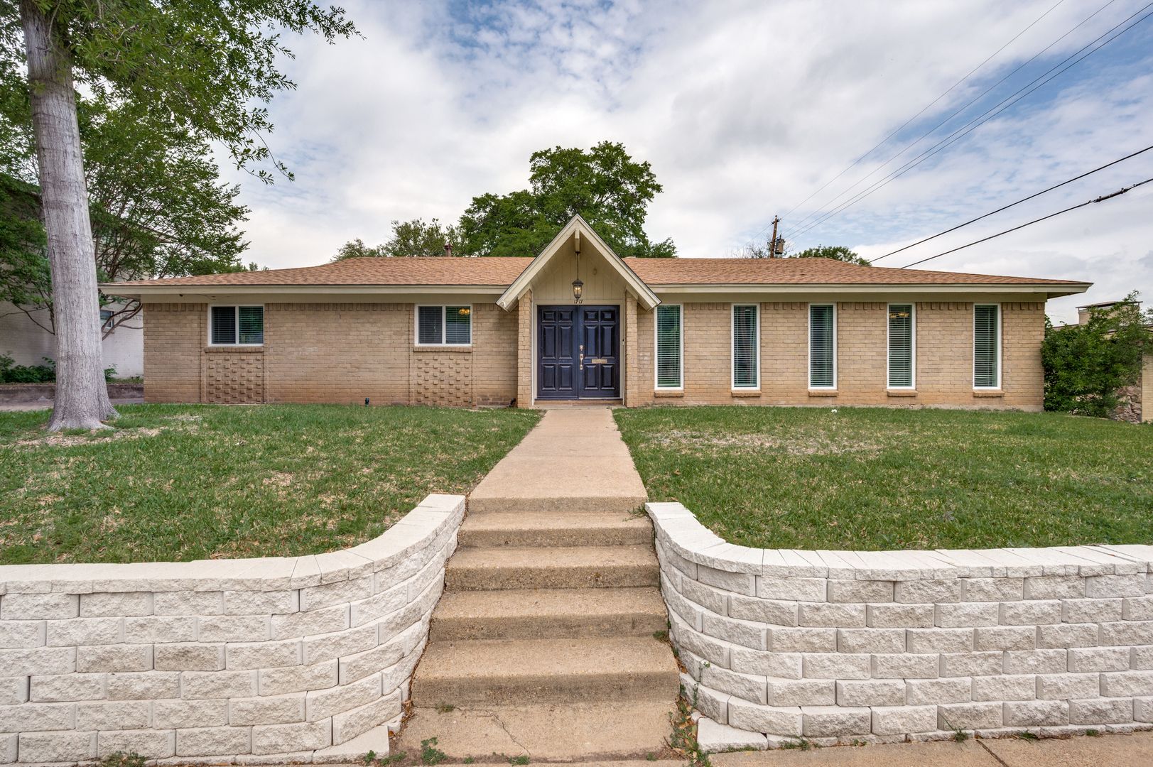 Irving House: 1717 Hillcrest Dr.