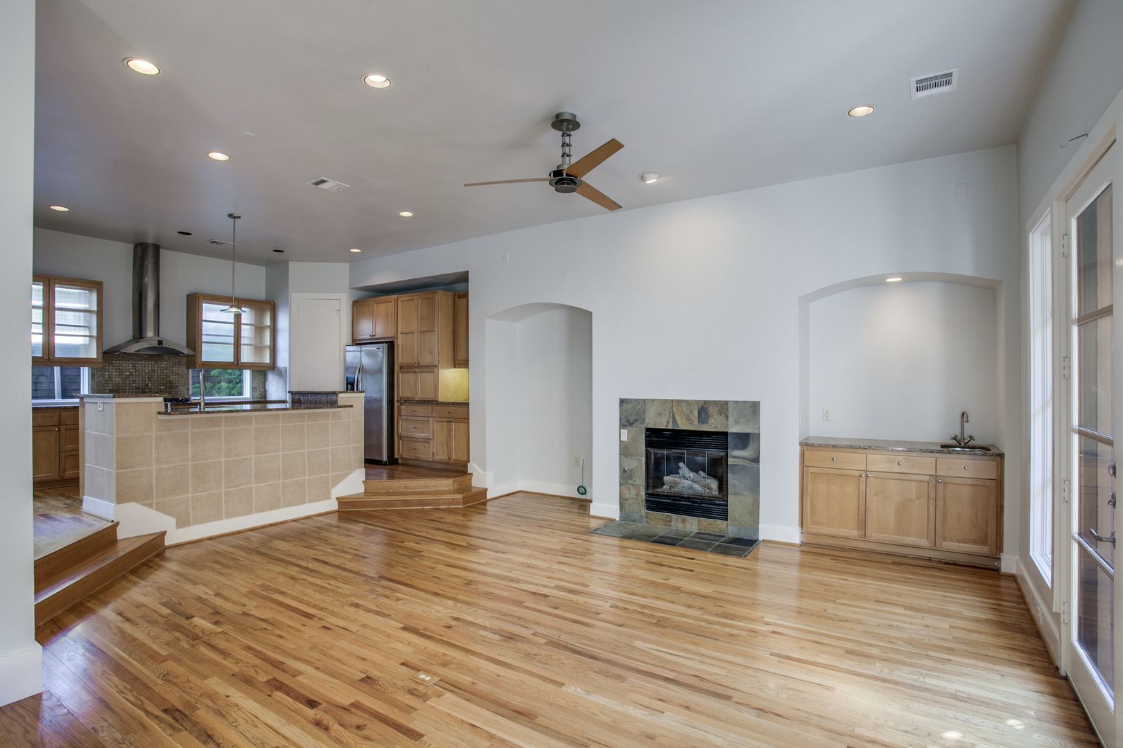 3805 Holland Ave 5 of 12