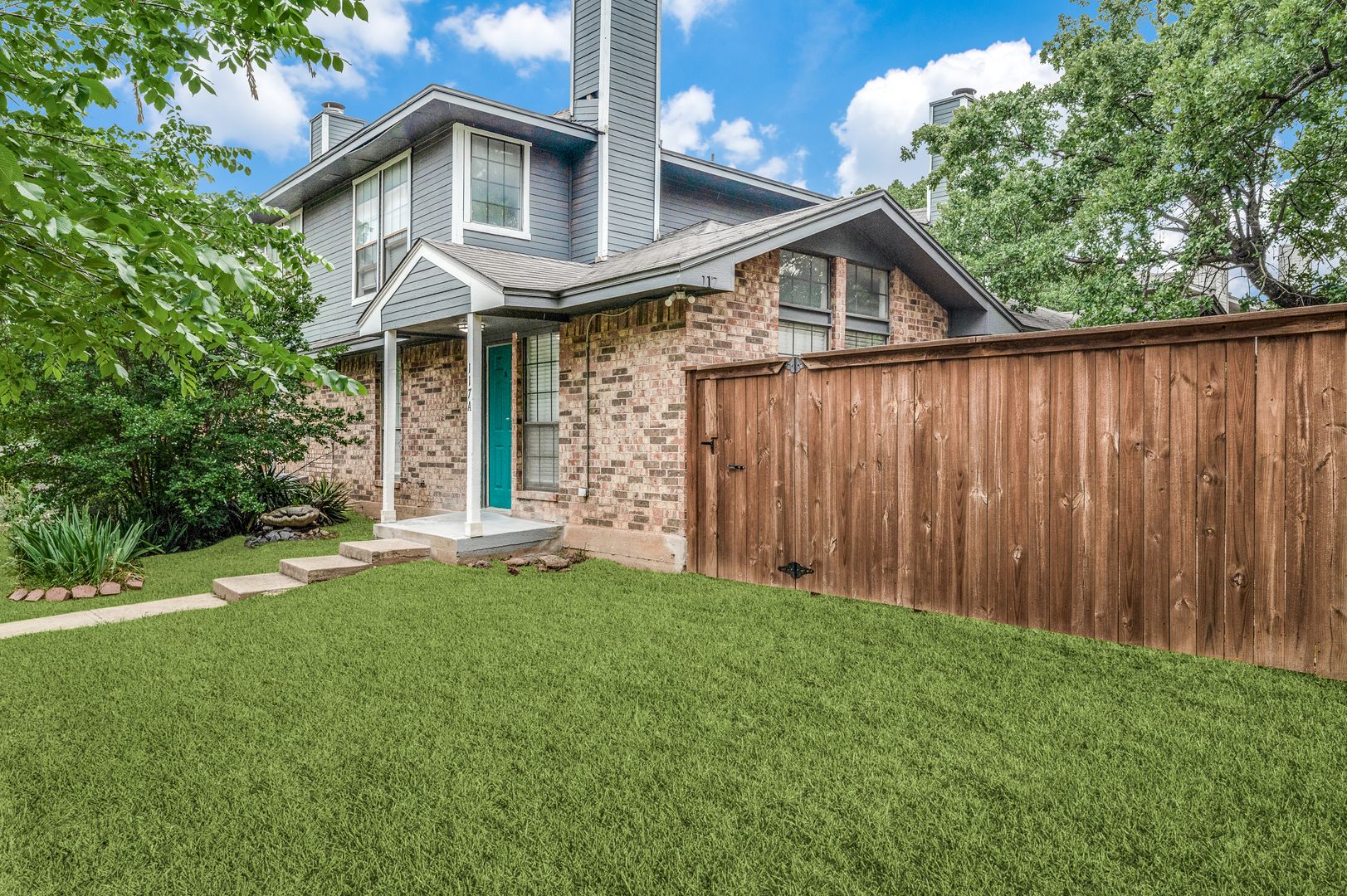 Kennedale Apartment: 117 Peachtree Court