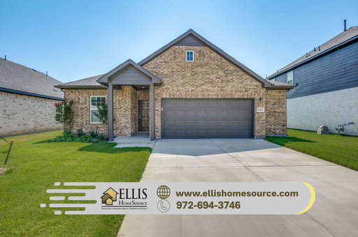 Modern 3-Bedroom Home with Spacious Living Areas in Argyle