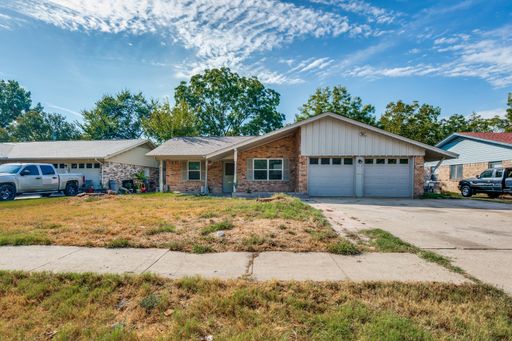 Spacious & Move-In Ready: Charming 4-Bedroom Home in Grand Prairie! – photo 1